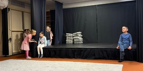 Powiększ grafikę: w-dniu-dzisiejszym-klasa-1b-677155.jpg