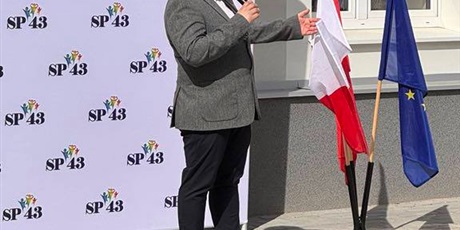 Powiększ grafikę: w-dniu-dzisiejszym-odbyl-sie-apel-zwiazany-z-obchodami-swiat-majowych-613198.jpg