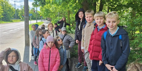 Powiększ grafikę: w-zeszlym-tygodniu-klasy-1a-1b-2b-i-3a-621376.jpg