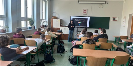 Powiększ grafikę: warsztaty-przemoc-rowiesnicza-w-szkole-608763.jpg