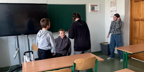 Powiększ grafikę: warsztaty-przemoc-rowiesnicza-w-szkole-608776.jpg