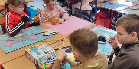 Powiększ grafikę: warsztaty-wielkanocne-klasy-1b-687074.jpg