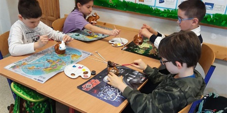 Powiększ grafikę: warsztaty-wielkanocne-klasy-1b-687080.jpg