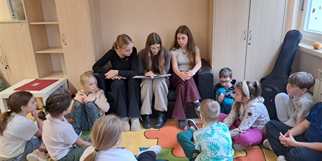 Powiększ grafikę: wczoraj-obchodzony-byl-miedzynarodowy-dzien-praw-dziecka-657803.jpg