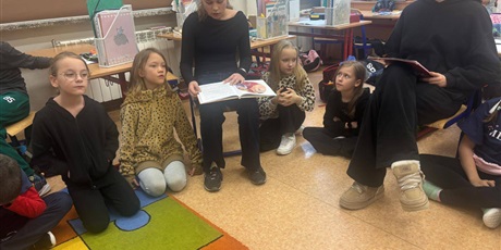 Powiększ grafikę: wczoraj-obchodzony-byl-miedzynarodowy-dzien-praw-dziecka-657804.jpg