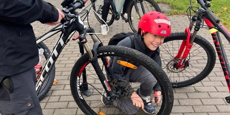 Powiększ grafikę: wczoraj-odbyly-sie-warsztaty-rowerowe-650682.jpg