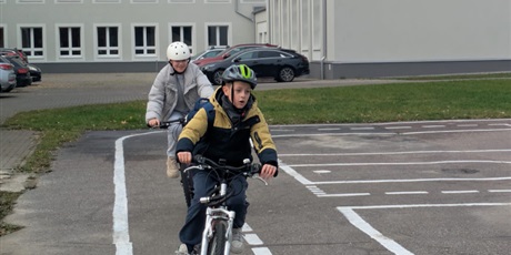 Powiększ grafikę: wczoraj-odbyly-sie-warsztaty-rowerowe-650695.jpg