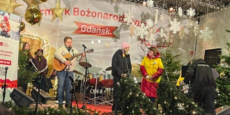 Powiększ grafikę: wczoraj-uczestniczylismy-w-koncercie-na-targu-weglowym-664974.jpg