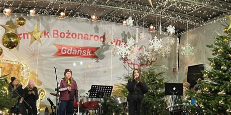 Powiększ grafikę: wczoraj-uczestniczylismy-w-koncercie-na-targu-weglowym-664976.jpg