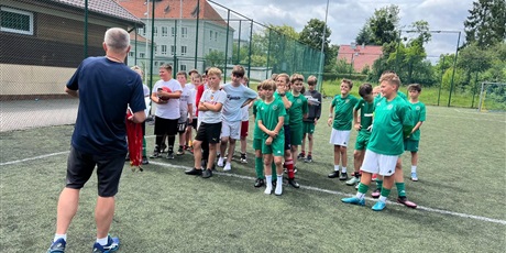 Powiększ grafikę: we-wtorek-i-srode-odbyly-sie-mistrzostwa-sp43-w-pilce-noznej-635395.jpg