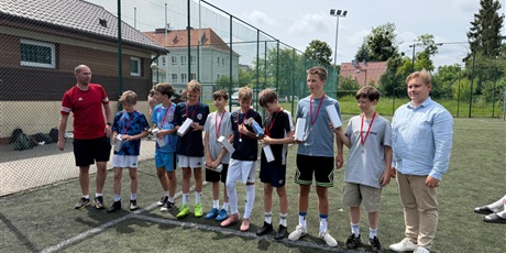 Powiększ grafikę: we-wtorek-i-srode-odbyly-sie-mistrzostwa-sp43-w-pilce-noznej-635400.jpg
