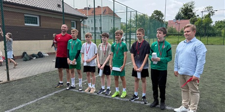 Powiększ grafikę: we-wtorek-i-srode-odbyly-sie-mistrzostwa-sp43-w-pilce-noznej-635412.jpg