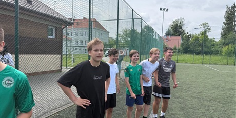 Powiększ grafikę: we-wtorek-i-srode-odbyly-sie-mistrzostwa-sp43-w-pilce-noznej-635426.jpg