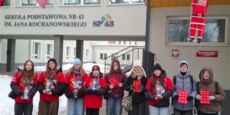 Powiększ grafikę: wolontariuszom-sp43-podczas-34-finalu-wielkiej-orkiestry-swiatecznej-pomocy-671434.jpg