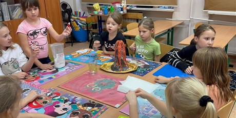 Powiększ grafikę: wybuchowe-zajecia-na-kole-przyrodniczym-665170.jpg