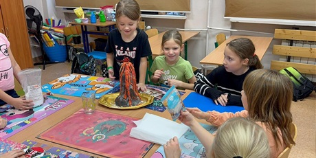 Powiększ grafikę: wybuchowe-zajecia-na-kole-przyrodniczym-665172.jpg