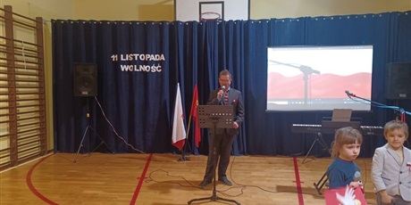 Powiększ grafikę: z-okazji-swieta-niepodleglosci-655643.jpg