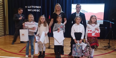 Powiększ grafikę: z-okazji-swieta-niepodleglosci-655650.jpg