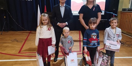 Powiększ grafikę: z-okazji-swieta-niepodleglosci-655654.jpg