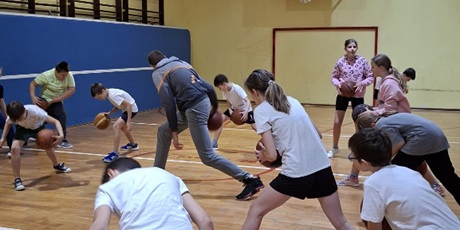 Powiększ grafikę: z-pasja-do-sportu-665200.jpg