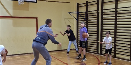 Powiększ grafikę: z-pasja-do-sportu-665205.jpg