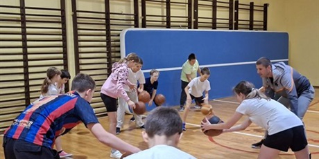 Powiększ grafikę: z-pasja-do-sportu-665206.jpg