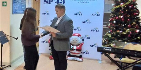 Powiększ grafikę: za-nami-kolejna-edycja-konkursu-piosenki-zimowej-i-swiatecznej-666575.jpg