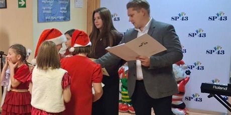 Powiększ grafikę: za-nami-kolejna-edycja-konkursu-piosenki-zimowej-i-swiatecznej-666583.jpg