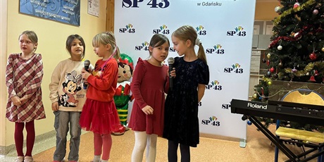 Powiększ grafikę: za-nami-kolejna-edycja-konkursu-piosenki-zimowej-i-swiatecznej-666589.jpg