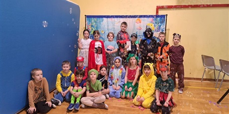 Powiększ grafikę: zabawa-karnawalowa-klas-1-3-586182.jpg