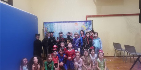 Powiększ grafikę: zabawa-karnawalowa-klas-1-3-586207.jpg