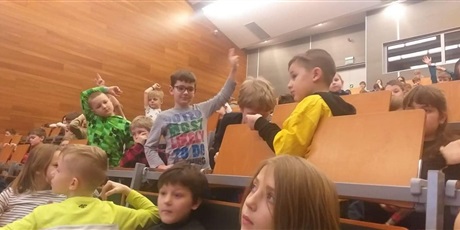 Studenci z III a na kolejnym wykładzie Polskiej Akademii Dzieci na GUM